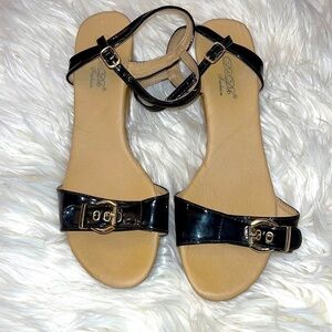🌸 D6 Dk wedge shoes. Size 9 1/2.